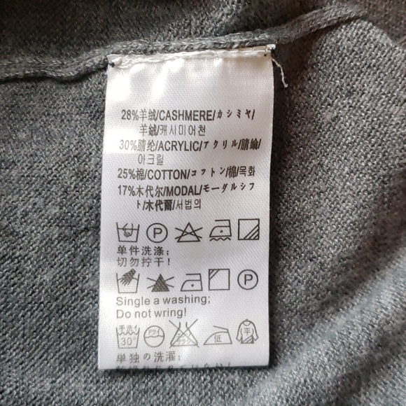 Pullover - Picture 4 of 4